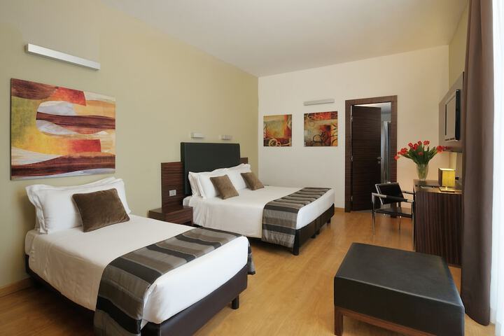 Room 7 of 19
