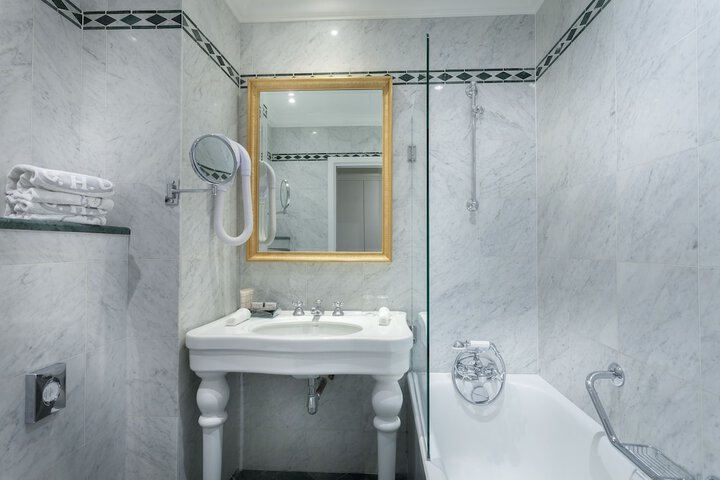 Clean Restrooms