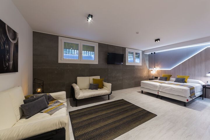 Room 10 of 47