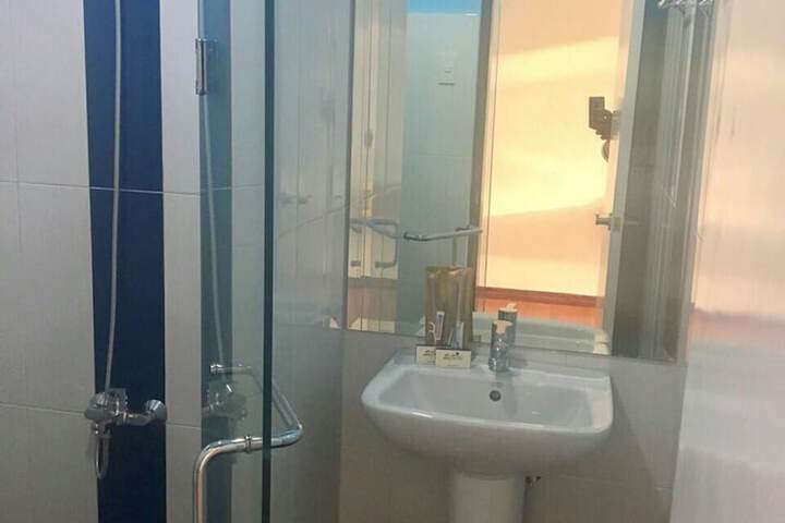 Room 6 of 23