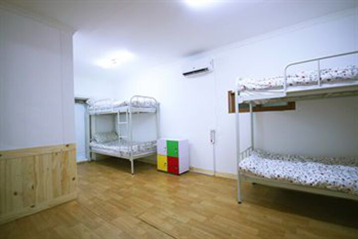 Room 44 of 93