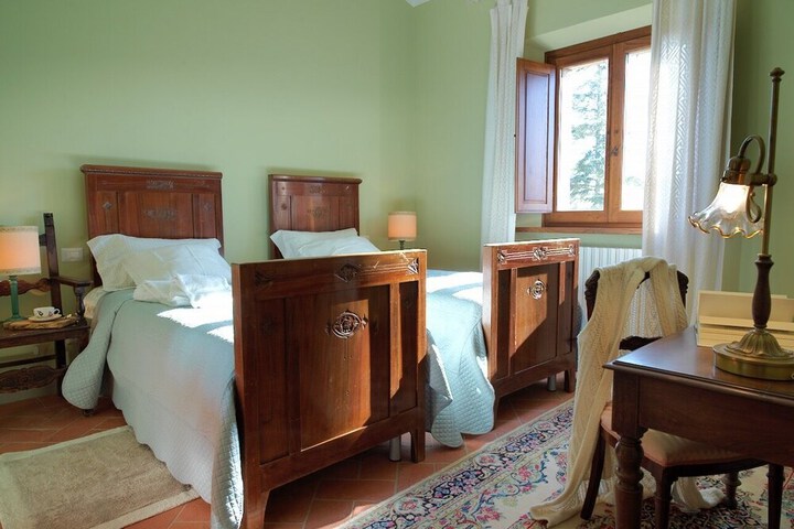 Room 6 of 61