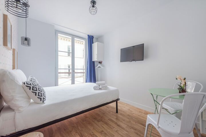 Room 2 of 60
