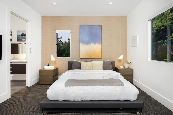 Room 2 of 22