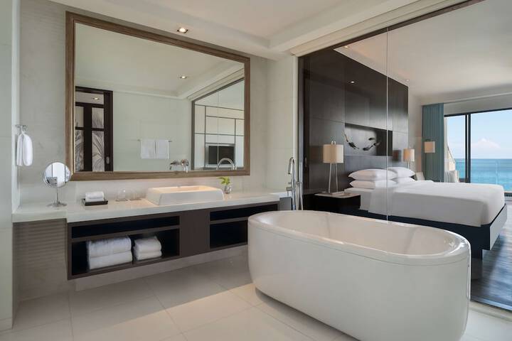 Room 83 of 185