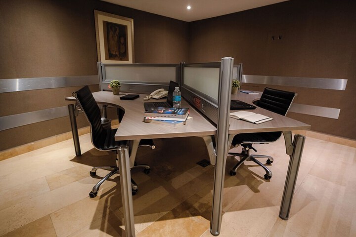 Business Center 59 of 79