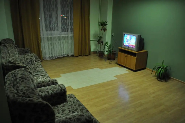 Room 2 of 9