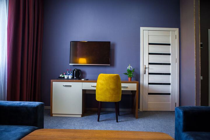Room 33 of 46