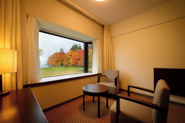 Room 9 of 72