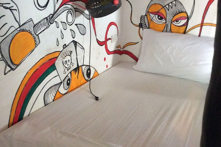 Room 7 of 33