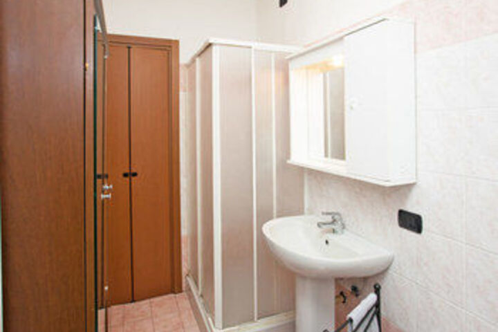 Room 41 of 320