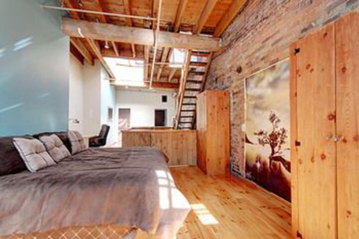 Room 7 of 32