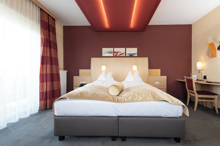 Room 32 of 101