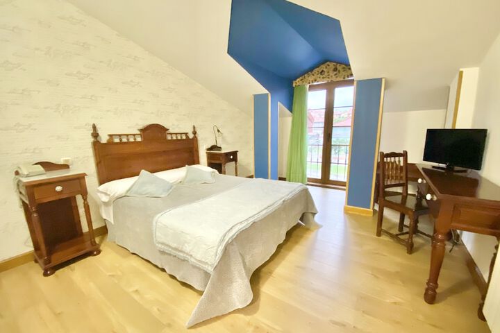 Room 9 of 27
