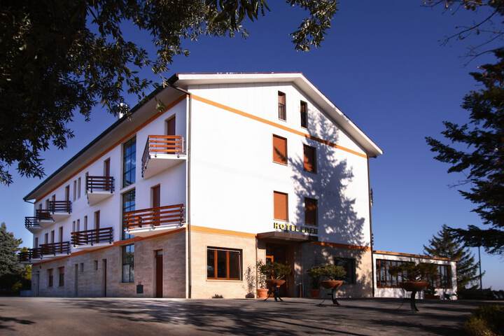 Hotel 12 of 13