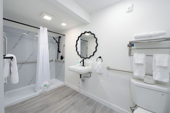 Room 15 of 24