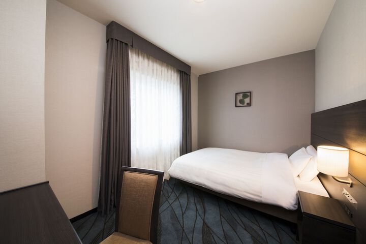 Room 4 of 14