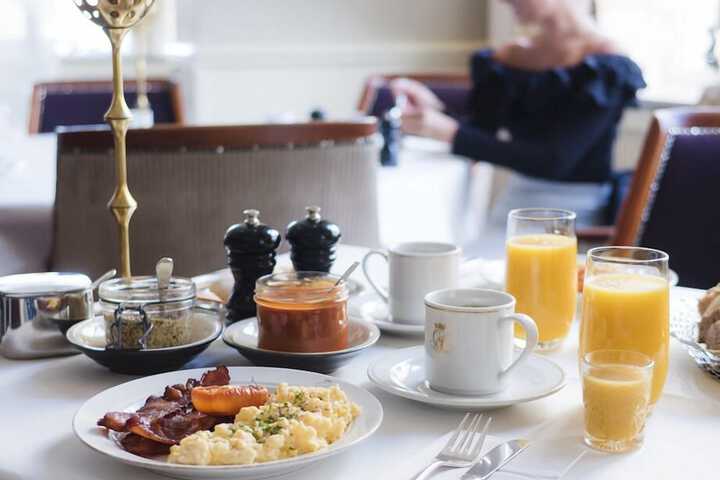 Breakfast/Coffee Service 102 of 124