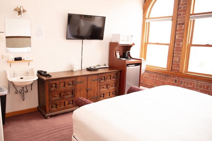 Room 43 of 120