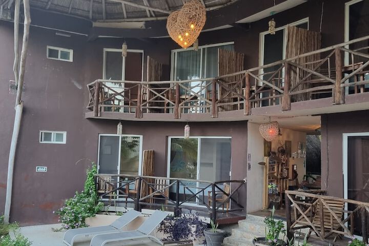 Hotel Entry