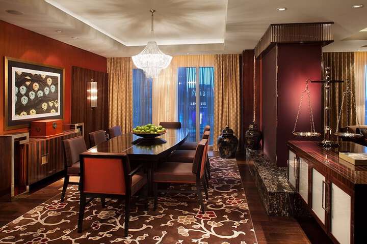 Room 42 of 170