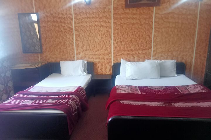 Room 6 of 18