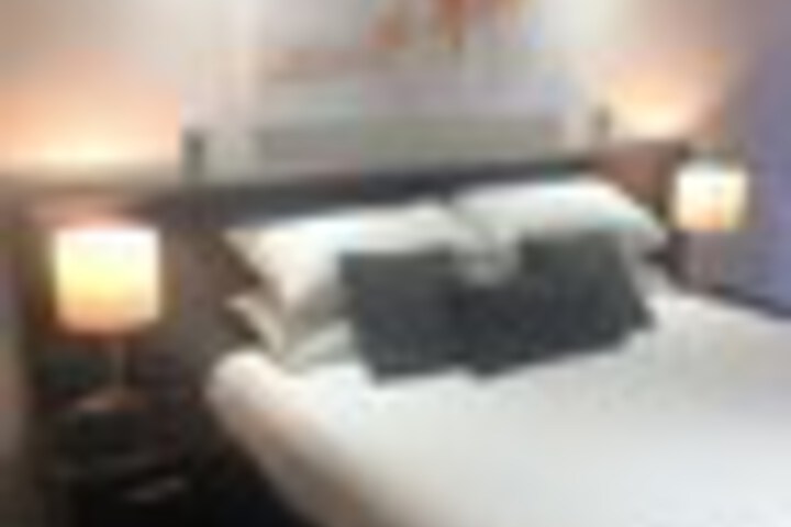 Room 47 of 159