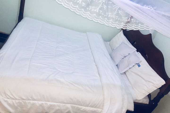 Room 11 of 19