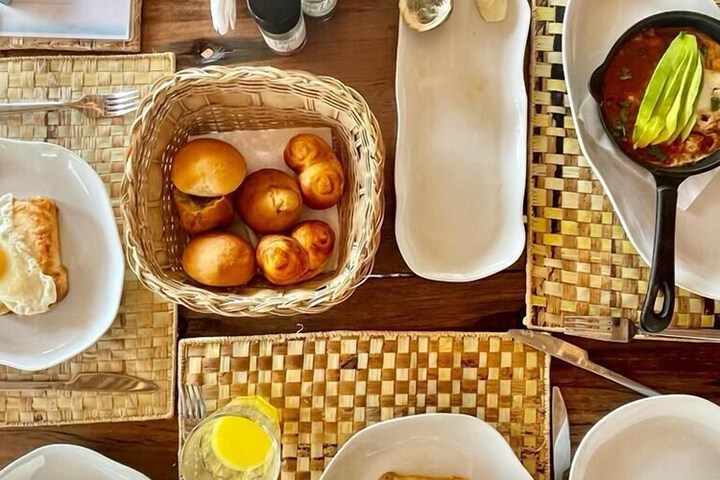 Breakfast/Coffee Service 72 of 114