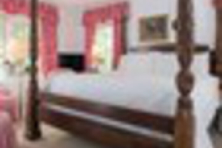 Room 14 of 285