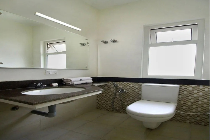 Room 8 of 17