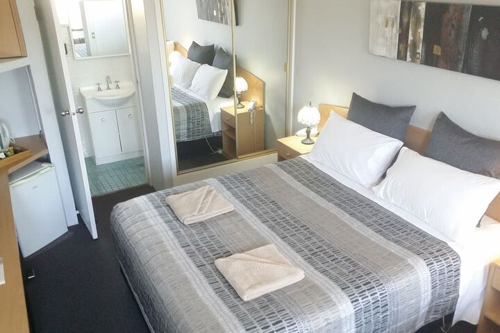 Room 15 of 52