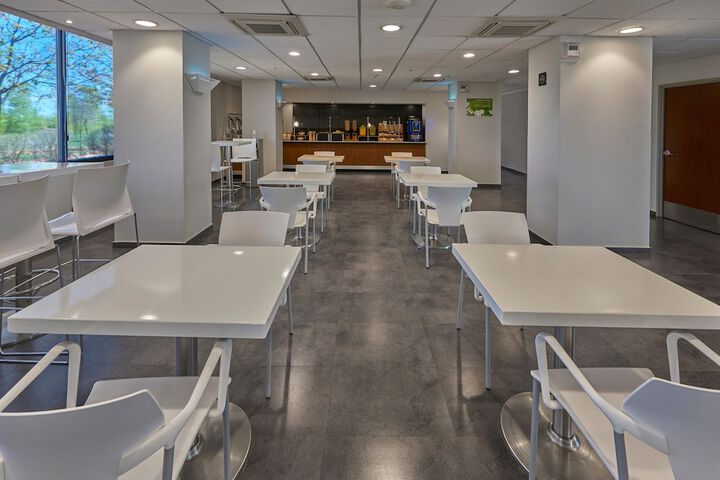 Breakfast/Coffee Service 35 of 52