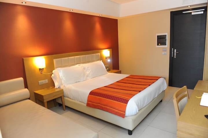 Room 7 of 51