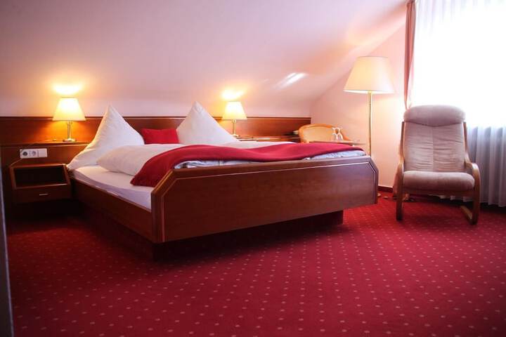 Room 4 of 36