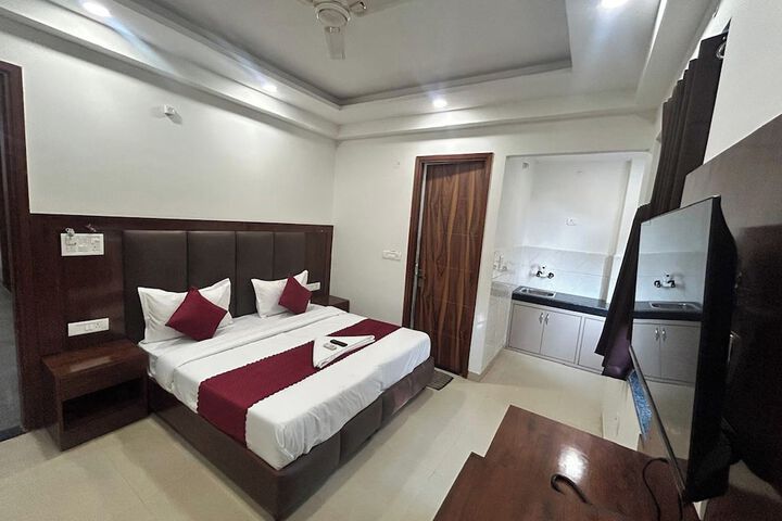 Room 11 of 26