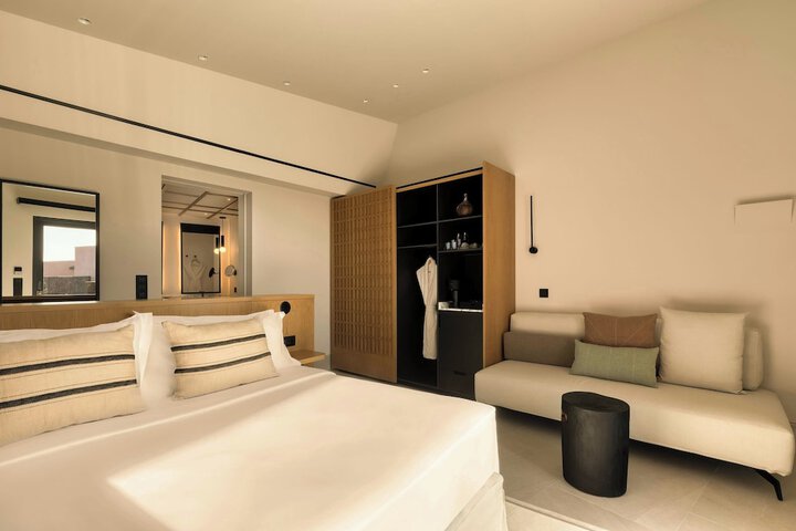 Room 14 of 130