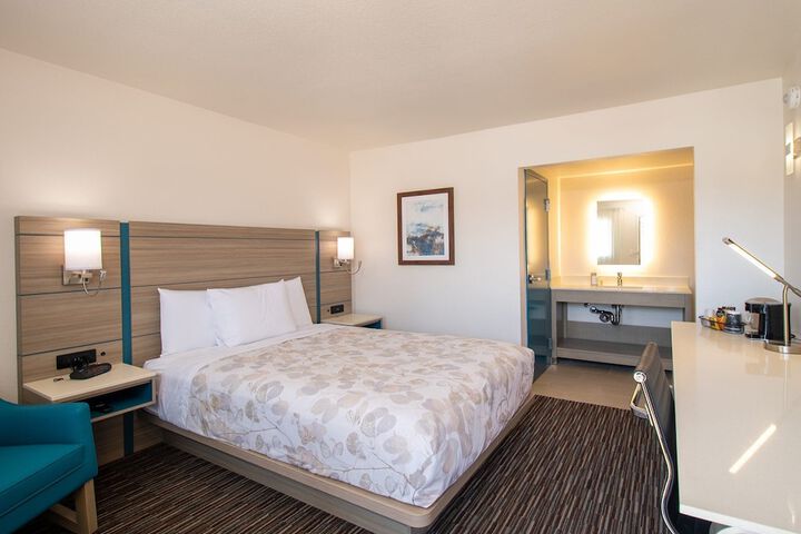 Room 11 of 21