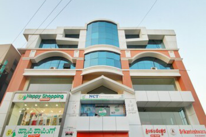 OYO 11932 Home Elegant 2BHK Near Clock Tower