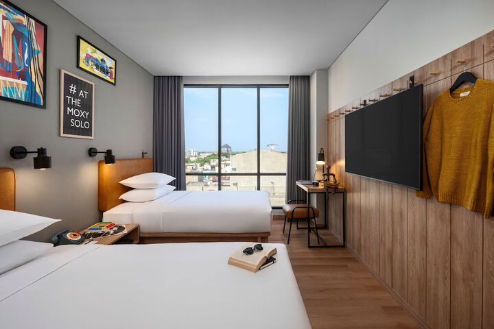 Room 10 of 48