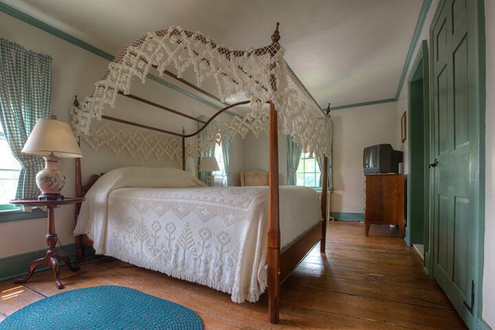 Room 16 of 63