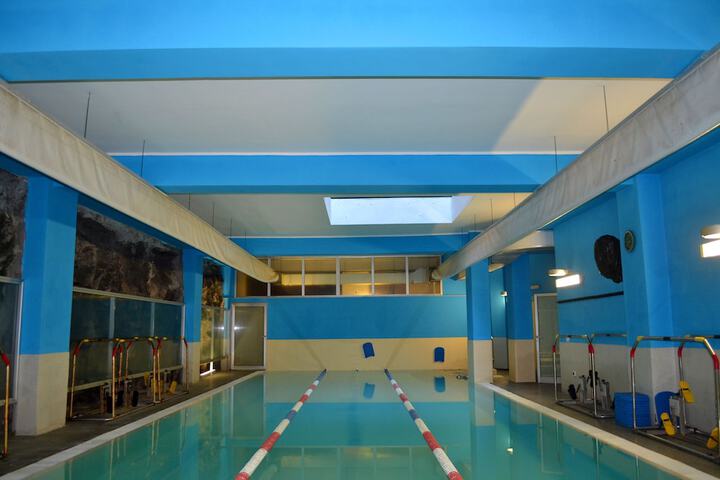 Pool 21 of 25