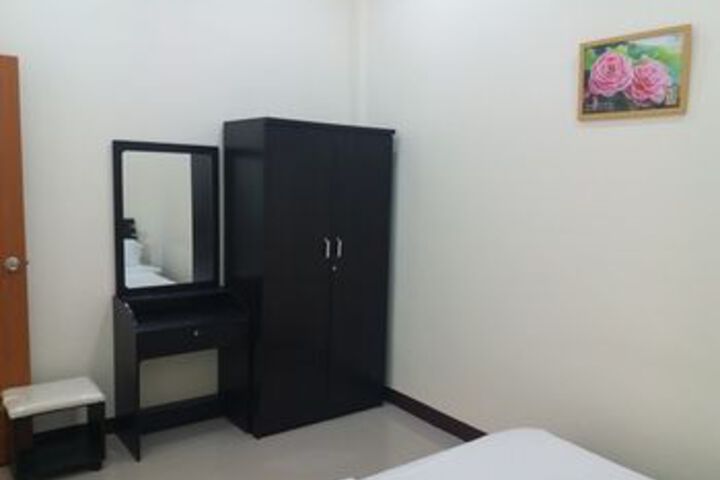 Room 10 of 22