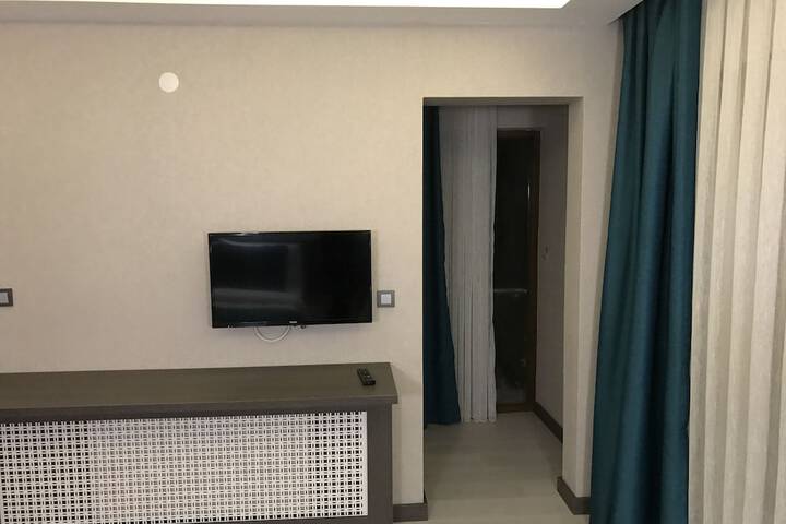Room 9 of 15