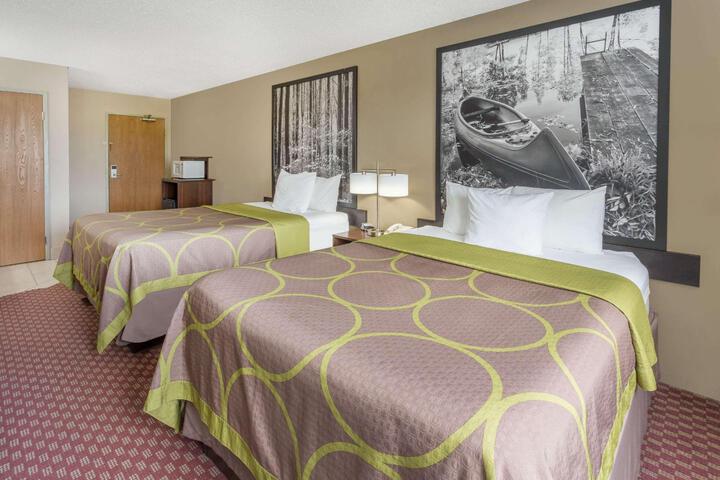 2 Double Beds (1 of 4)