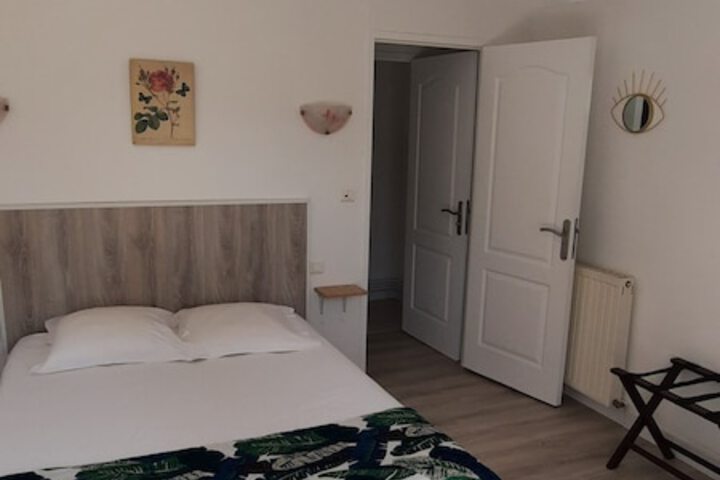 Room 25 of 74