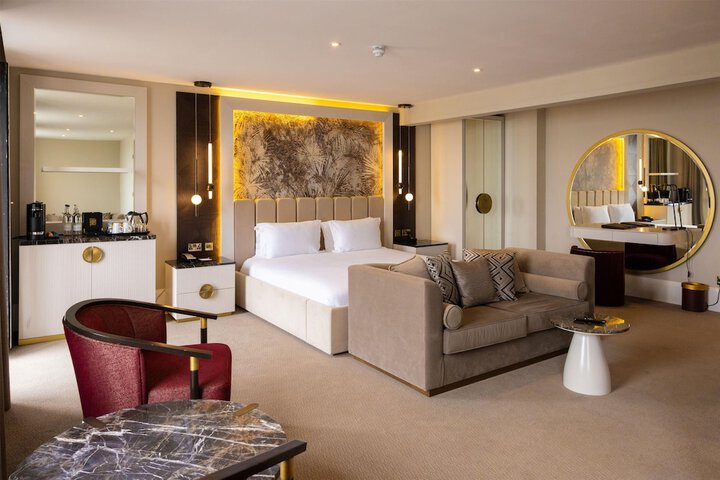 Room 105 of 249