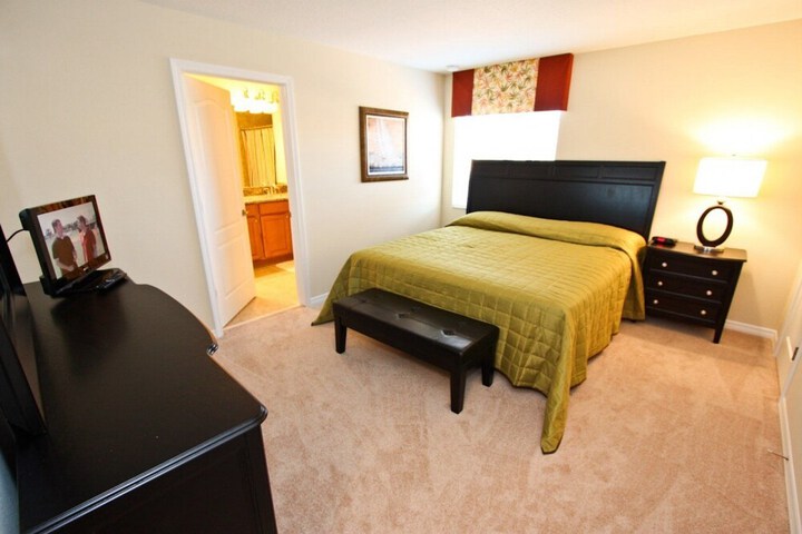 Room 9 of 34