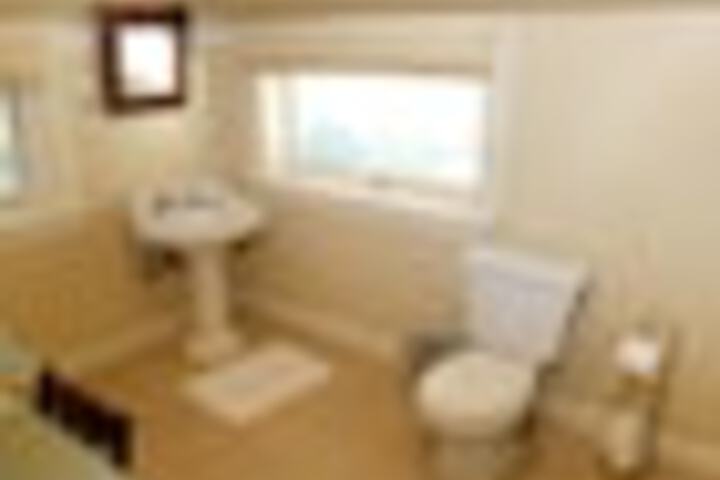 Room 191 of 252