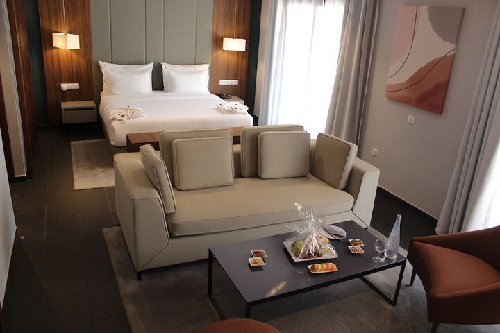 Room 7 of 19